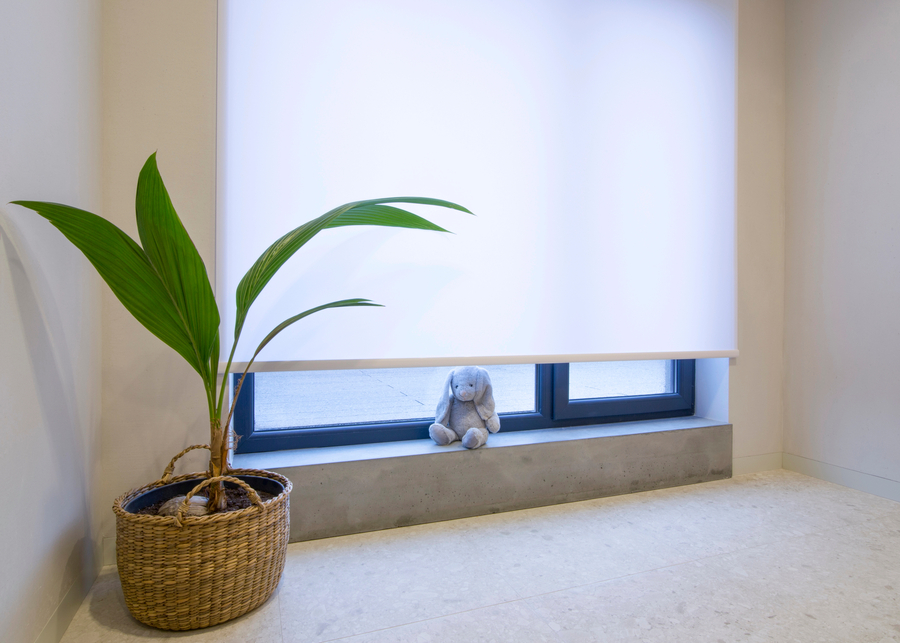 <span class="uk-h4">/images/use-motorized-shades-to-control-light-and-privacy-without-lifting-a-finger.jpg</span>